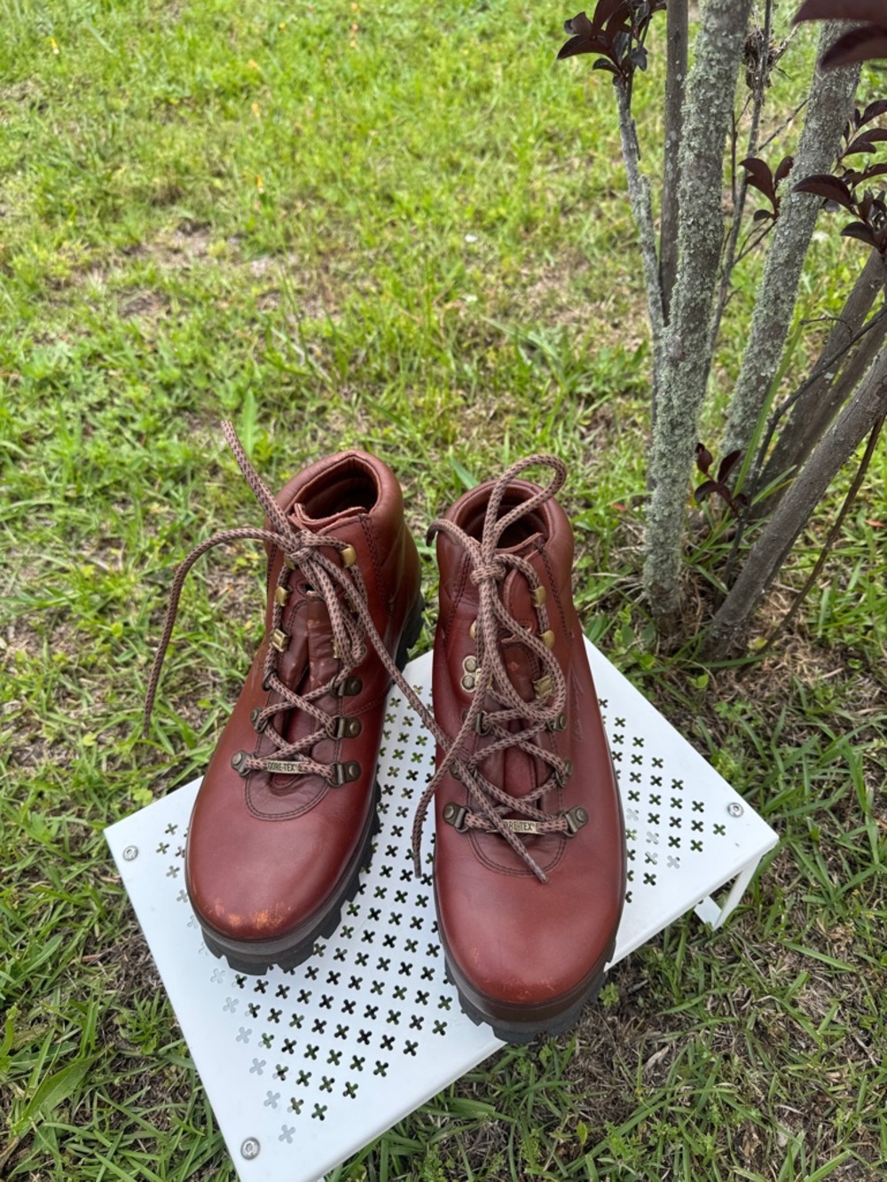 The Brasher Boot Co. LADY GTX Women’s Leather Hiking Boot Size 7 UK (US Size 9) - Picture 3 of 10